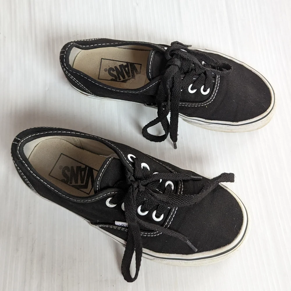 VANS authentic traditional black canvas skate shoes sneakers